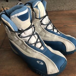 Women’s Salomon Snow Boarding Boots Size 7